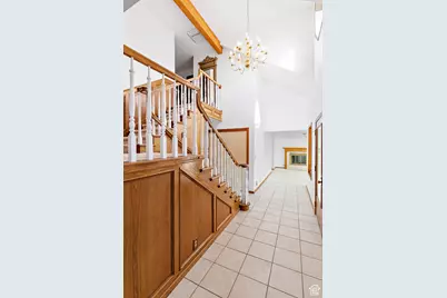 6824 S Creekcove Way E, Cottonwood Heights, UT 84047 - Photo 9