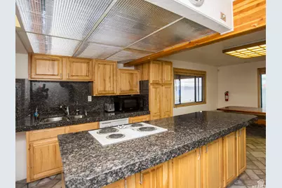 588 W Raspberry Patch Rd, Garden City, UT 84028 - Photo 15