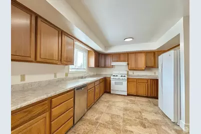 666 E 1600 S, Orem, UT 84097 - Photo 19
