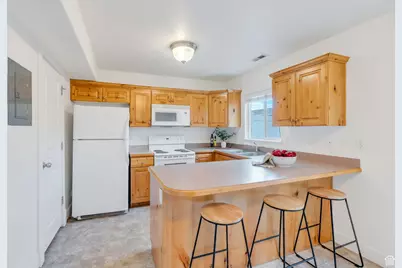 381 S State St E #12, Provo, UT 84606 - Photo 7