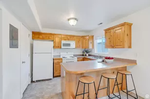 381 S State St E, Provo, UT 84606 - Photo 7