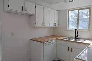 955 E Creekhill Ln, Midvale, UT 84047 - Photo 11