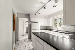 532 E 12th Ave, Salt Lake City, UT 84103 - Photo 11