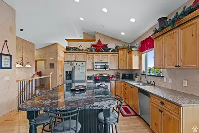 278 W Caddy Cir, Garden City, UT 84028 - Photo 7