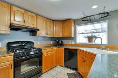389 W 2575 N, Sunset, UT 84015 - Photo 13