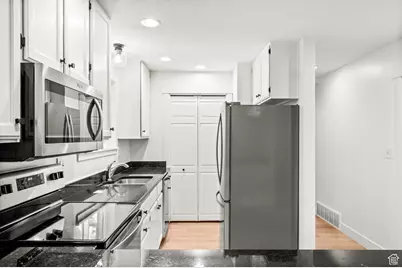 3006 Casto Ln, Holladay, UT 84117 - Photo 9