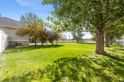 374 S Davenport Dr E, Grantsville, UT 84029 - Photo 35