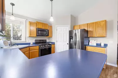 374 S Davenport Dr E, Grantsville, UT 84029 - Photo 11