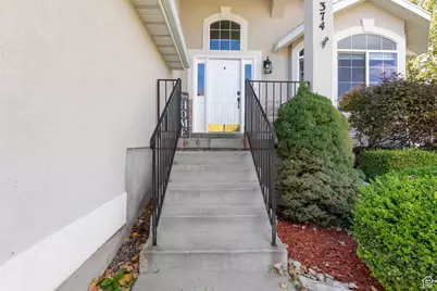 374 S Davenport Dr E, Grantsville, UT 84029 - Photo 5