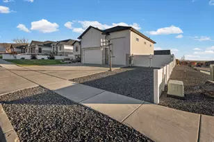 1023 W 3350 N, Pleasant View, UT 84414 - Photo 3