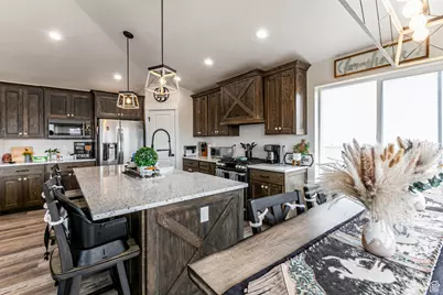 216 E 1500 N, Nephi, UT 84648 - Photo 11