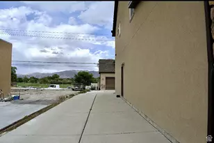 469 E Vine St, Murray, UT 84107 - Photo 45