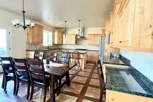 469 E Vine St, Murray, UT 84107 - Photo 9