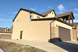 469 E Vine St, Murray, UT 84107 - Photo 3