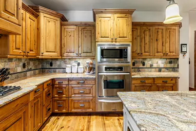 3357 E Glacier Ln, Sandy, UT 84092 - Photo 11