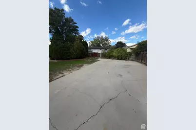 2016 W Hewwood Cir, Taylorsville, UT 84129 - Photo 5