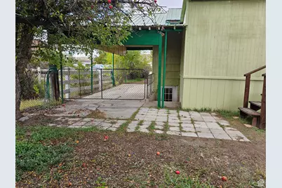 496 E Main St, Wellington, UT 84542 - Photo 29