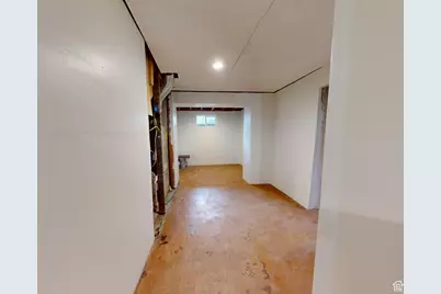 496 E Main St, Wellington, UT 84542 - Photo 25