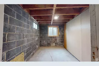 496 E Main St, Wellington, UT 84542 - Photo 27