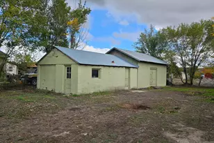 496 E Main St, Wellington, UT 84542 - Photo 3
