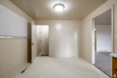 5643 S 2200 W, Roy, UT 84067 - Photo 7