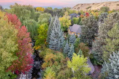 2238 E Cottonwood Cove Ln, Cottonwood Heights, UT 84121 - Photo 121