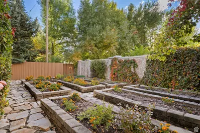2238 E Cottonwood Cove Ln, Cottonwood Heights, UT 84121 - Photo 113