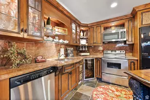 2238 E Cottonwood Cove Ln, Cottonwood Heights, UT 84121 - Photo 61