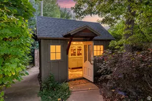 2238 E Cottonwood Cove Ln, Cottonwood Heights, UT 84121 - Photo 113