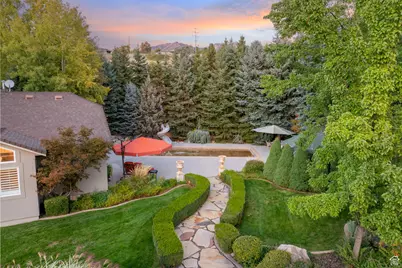 2238 E Cottonwood Cove Ln, Cottonwood Heights, UT 84121 - Photo 119