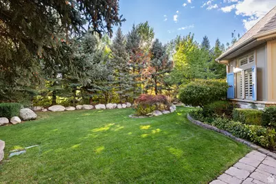 2238 E Cottonwood Cove Ln, Cottonwood Heights, UT 84121 - Photo 121