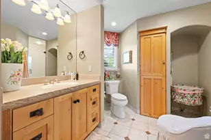 2238 E Cottonwood Cove Ln, Cottonwood Heights, UT 84121 - Photo 73