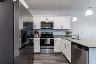 13527 S Hanley Ln W, Riverton, UT 84096 - Photo 7