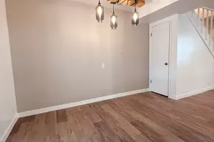 6056 S 2075 E, Holladay, UT 84121 - Photo 5