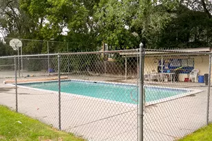 6056 S 2075 E, Holladay, UT 84121 - Photo 25