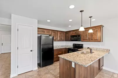 1142 W 2050 S, Syracuse, UT 84075 - Photo 5