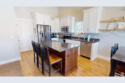 3809 E Hollow Crest Dr, Eagle Mountain, UT 84005 - Photo 7