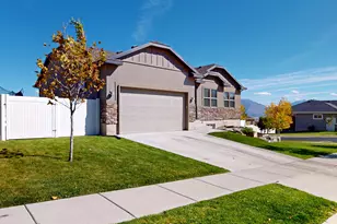 3809 E Hollow Crest Dr, Eagle Mountain, UT 84005 - Photo 3