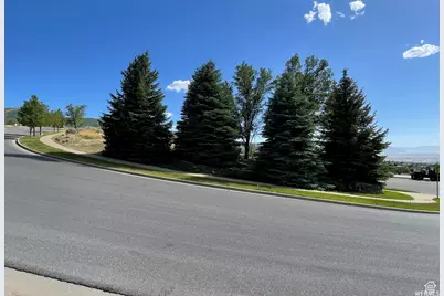 1596 S Stone Rdg E #103, Bountiful, UT 84010 - Photo 13