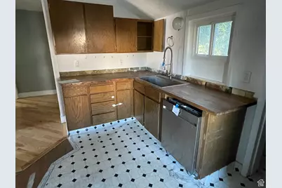 426 E 200 S, Logan, UT 84321 - Photo 9