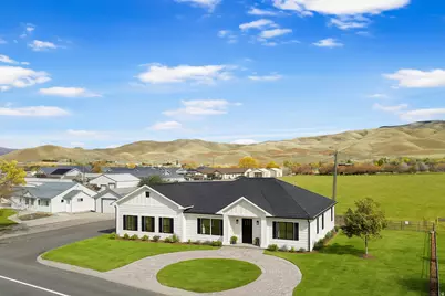 510 N Main St, Henefer, UT 84033 - Photo 3