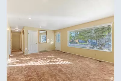 7138 S Chris Ln E, Cottonwood Heights, UT 84121 - Photo 3