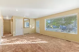 7138 S Chris Ln E, Cottonwood Heights, UT 84121 - Photo 3