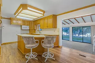 7138 S Chris Ln E, Cottonwood Heights, UT 84121 - Photo 9