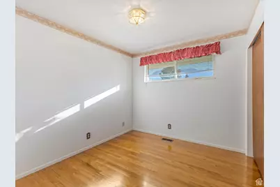 7138 S Chris Ln E, Cottonwood Heights, UT 84121 - Photo 5