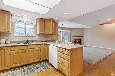 5522 S 600 E, Washington Terrace, UT 84405 - Photo 9