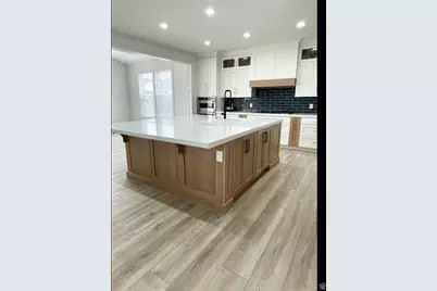 642 S Owens Ct, Grantsville, UT 84029 - Photo 3