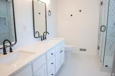 2104 W 2200 S, Syracuse, UT 84075 - Photo 15