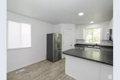 635 E Wildrose Dr N, Grantsville, UT 84029 - Photo 9