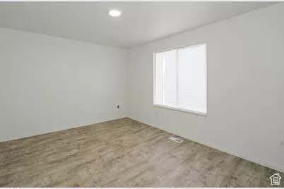 635 E Wildrose Dr N, Grantsville, UT 84029 - Photo 23